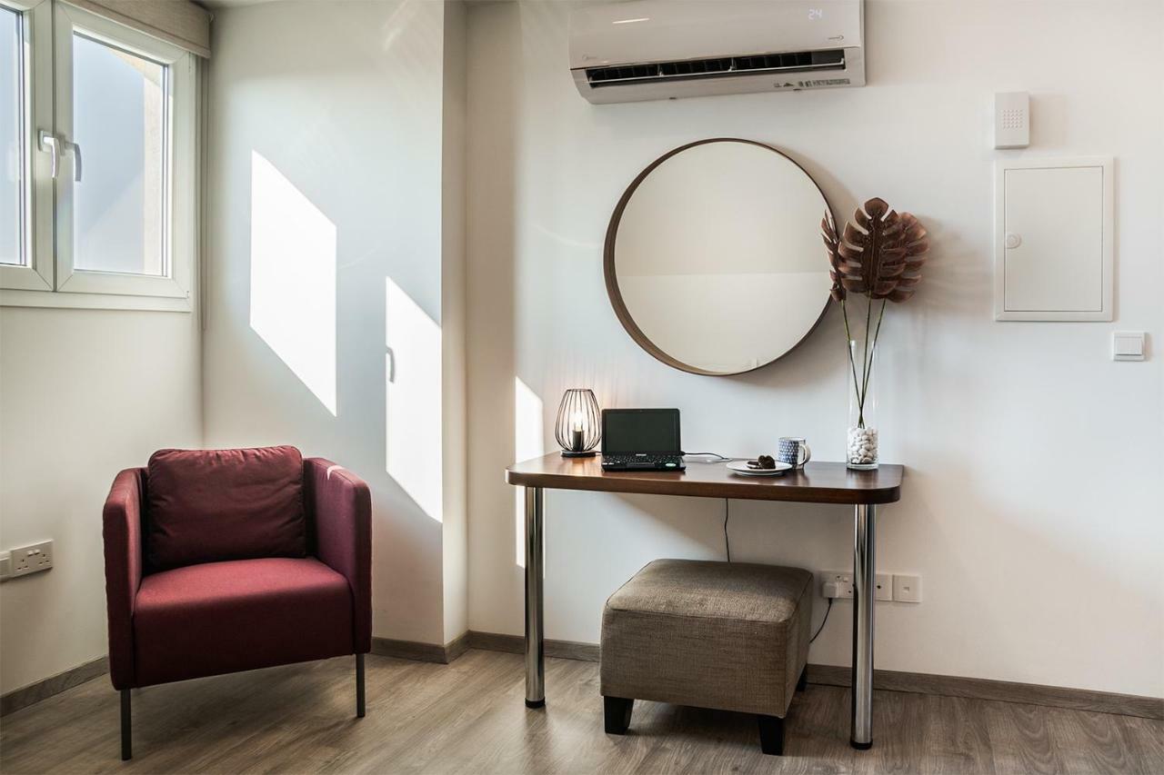 Silver Apartment - Loft Limassol Extérieur photo