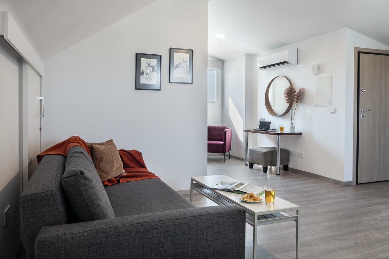 Silver Apartment - Loft Limassol Extérieur photo