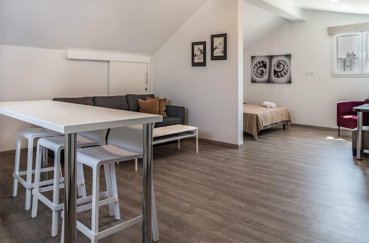 Silver Apartment - Loft Limassol Extérieur photo