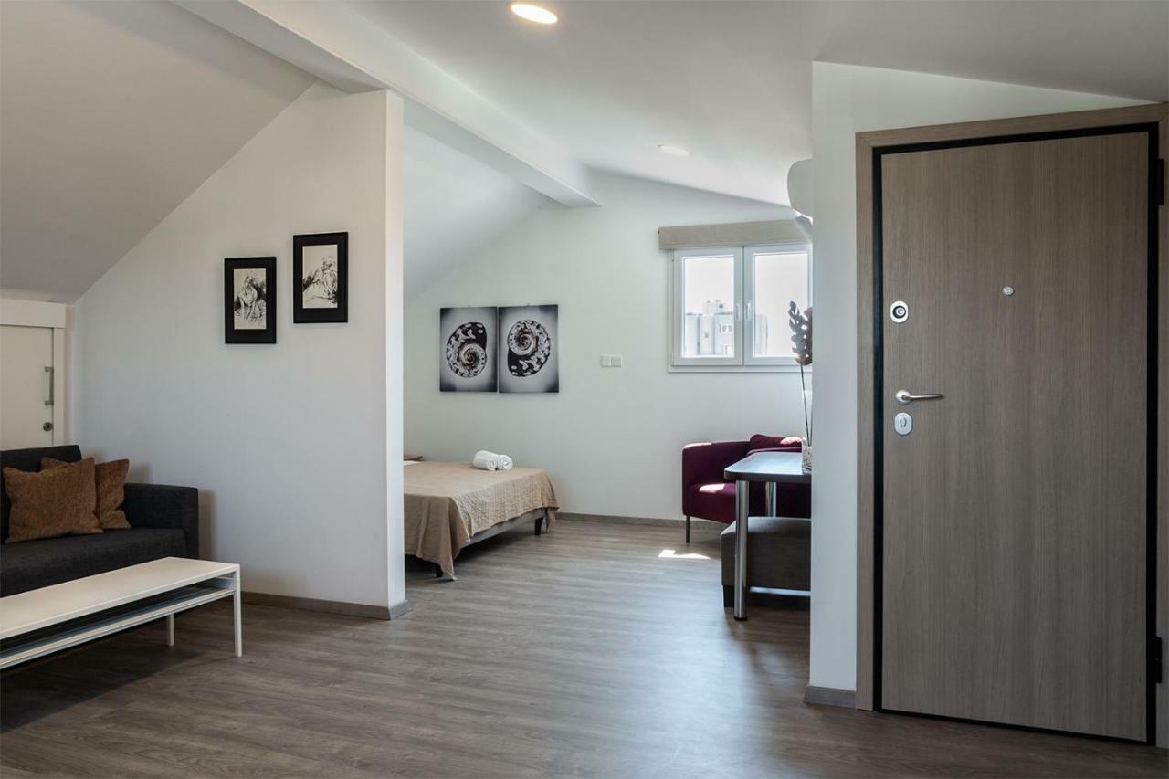 Silver Apartment - Loft Limassol Extérieur photo