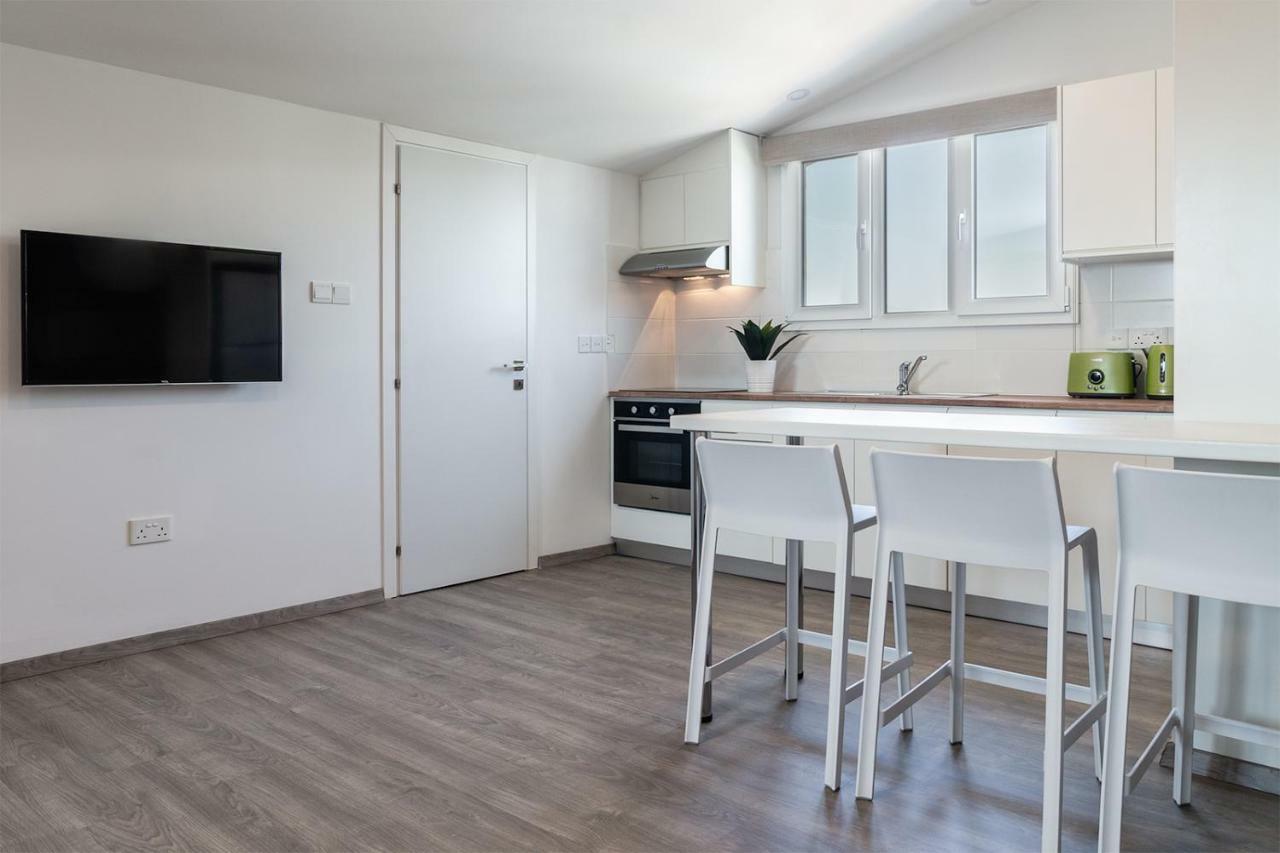 Silver Apartment - Loft Limassol Extérieur photo